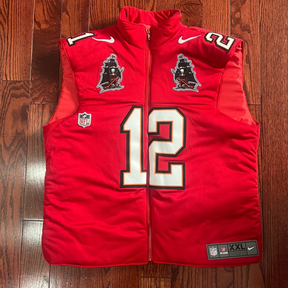 Custom made Tampa Bay Buccaneers Tom Brady #12 Puffer Vest